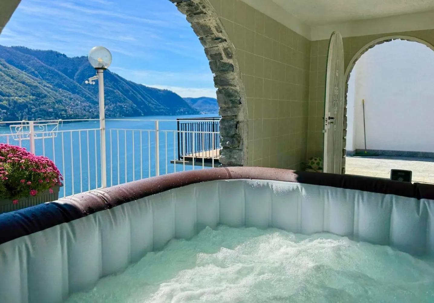 Villa Fantastica Carate Urio