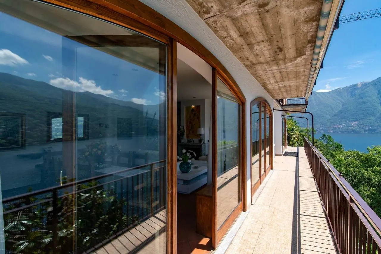 Villa Fantastica Carate Urio Italie