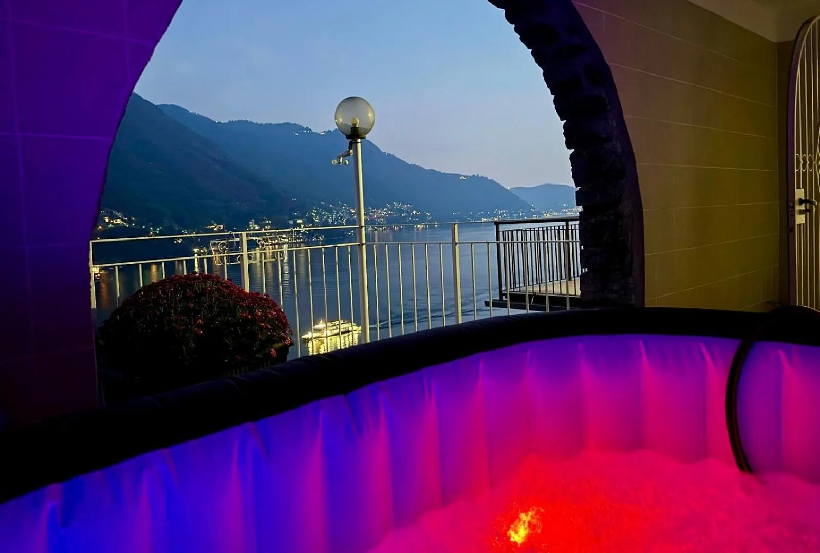 Villa Fantastica Carate Urio Italy