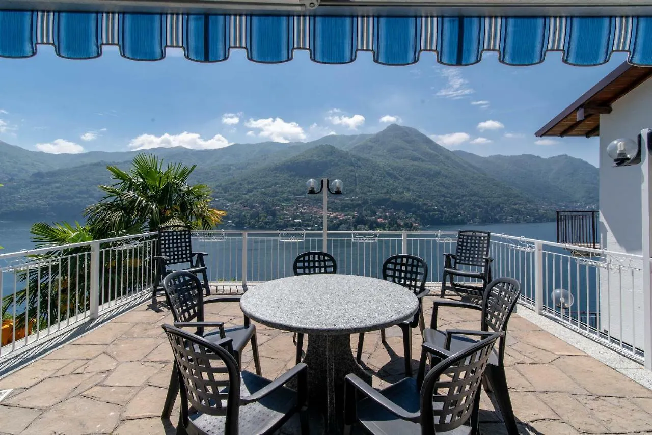 Villa Fantastica Carate Urio 0*,